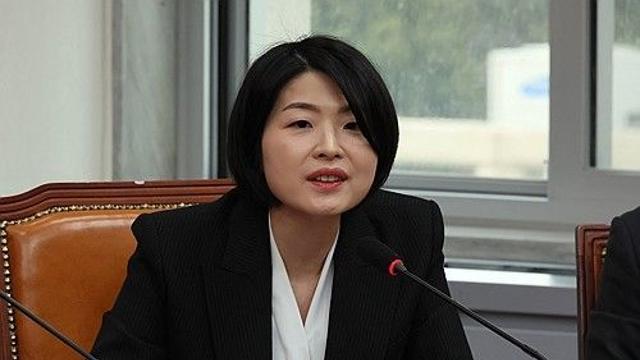 與, 野 '김여사 의혹' 공세에 