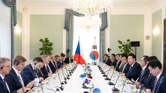 대통령실 “한-체코, 첨단과학기술 연구에 10년간 3700만 달러 투입”