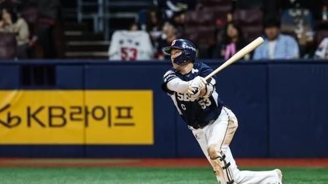 양석환 홈런 2방 6타점 대폭발…두산, LG 1경기 차 추격