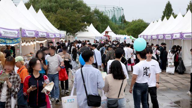 [2024 청년의 날] 유튜버 오모 “덕질 예술적으로… 팬들과 직접 소통 기회 좋아”