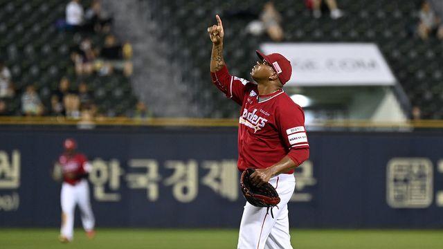 7이닝 역투 이후 포효, 팀만큼 엘리아스도 간절했다...