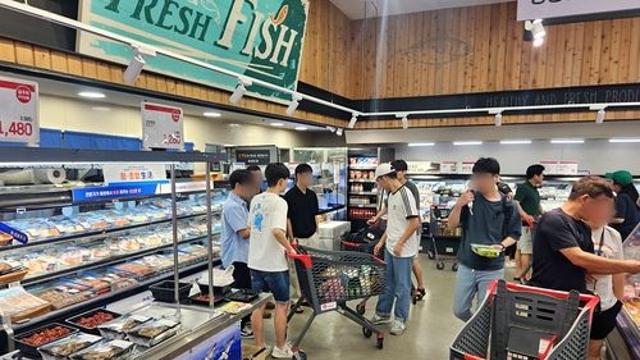 롯데마트, '짠물소비족' 겨냥 1천원대 상품 판매