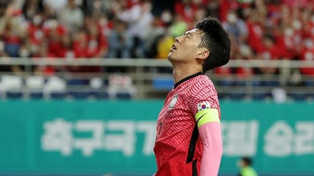 '2024년 이적료 가장 많이 지출한 축구팀 순위' 2위 맨유, 1위 첼시… 손흥민의 토트넘은?