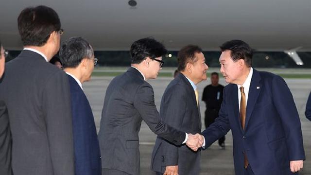 尹 대통령, 2박 4일 체코 방문 마치고 22일 귀국