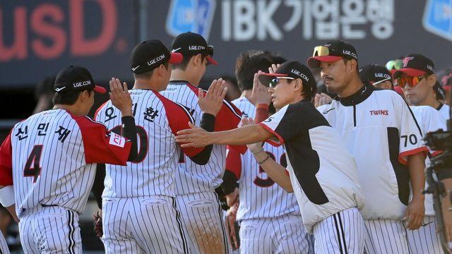 염경엽 감독 ‘위닝시리즈 좋았어’