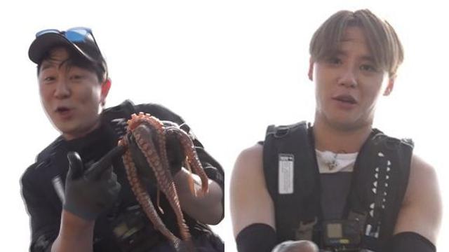 '푹다행' 영탁, 무인도 문어 조식 서비스 도전…선상 쇼케이스