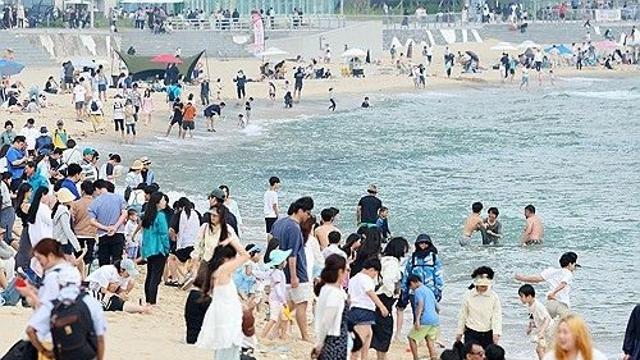 해운대·송정해수욕장, 내년부터 9월까지 연장 운영 검토