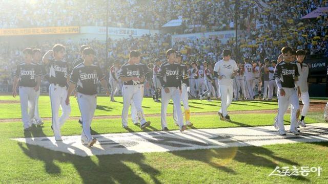 두산, 위태로운 4위