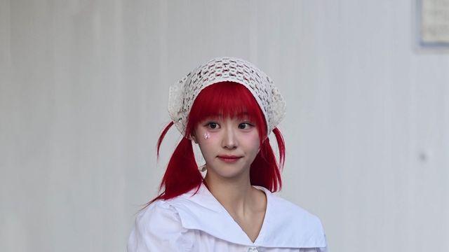 QWER 쵸단, 긴장한 등장