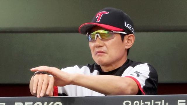 “살부터 빼야…” 염경엽 LG 트윈스 감독이 '이 선수' 향해 회초리 들었다