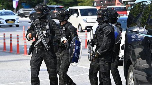 '야탑역 흉기 난동' 예고일…경찰특공대에 장갑차 배치