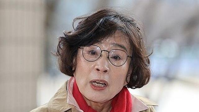 검찰, '법인카드 사적사용' 혐의 유시춘 EBS이사장 두차례 조사