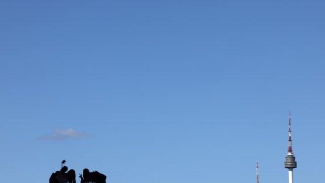 파란 하늘에 선선한 날씨…경상·제주엔 비 소식[내일날씨]