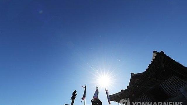 [날씨] 아침엔 쌀쌀, 낮엔 최고 30도…큰 일교차 유의