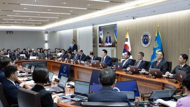 尹 대통령, 국무위원들에게 