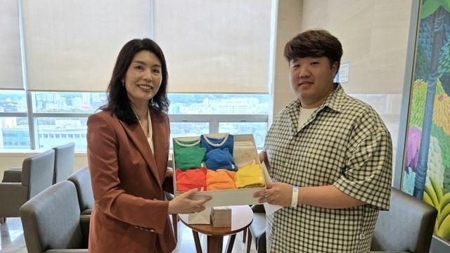 尹 대통령, 다섯쌍둥이 탄생 축하 편지와 선물 전달