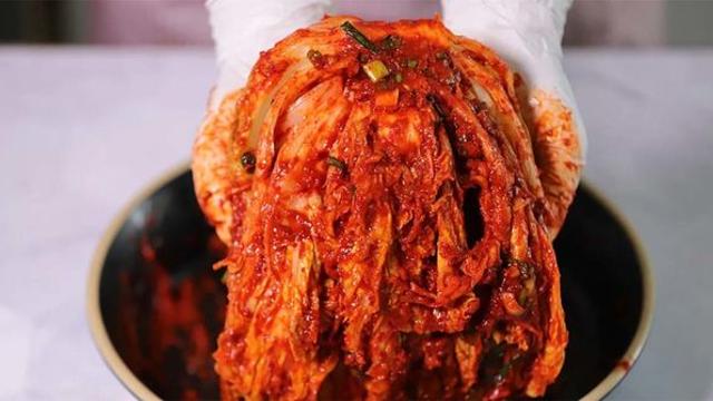 급기야 ‘김치 판매 중단 사태’가 벌어지고 있다는 소식이 전해졌다