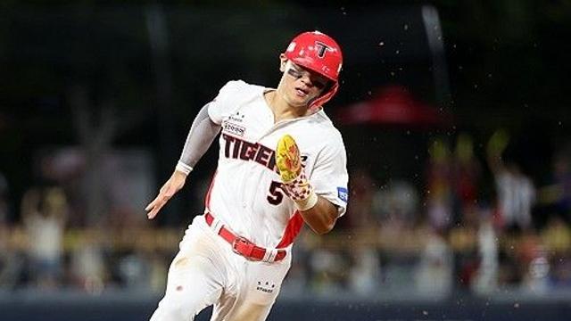 7만장 팔린 KIA 김도영 유니폼…마킹키트 판매량도 압도적 1위