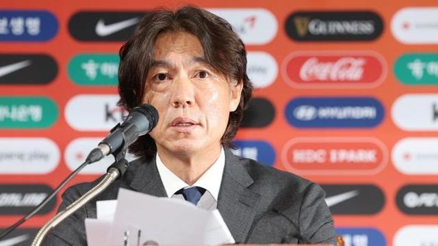홍명보 한국 축구 대표팀 감독 
