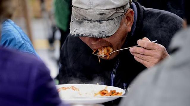 60대 이상 男, 음식 '꼭꼭' 씹어 먹을수록 치매 걸릴 위험 올라간다