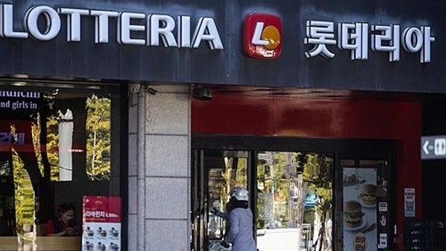이중가격제 논란에 배민·쿠팡이츠 '충돌'…