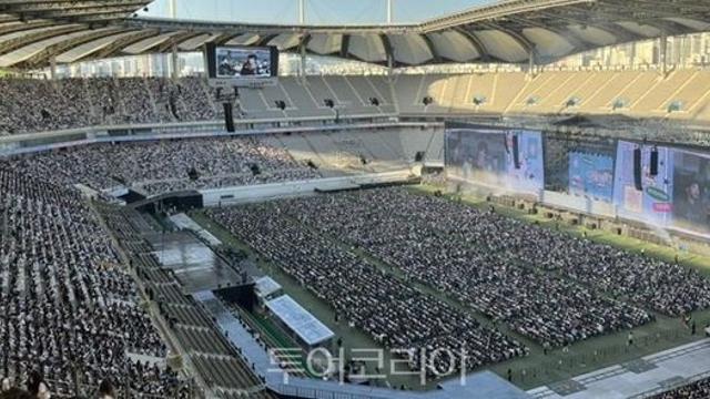 서울시의회 윤영희 의원, '서울월드컵경기장 논두렁 잔디' 원인 지적