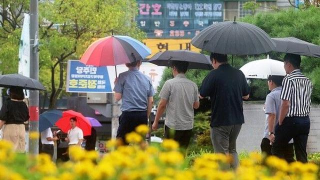 [날씨] 오늘 전국 흐리고 소나기…경기·강원 일부 지역 우박
