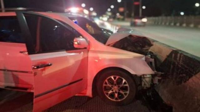 시내버스가 중앙분리대 넘어 승합차 정면 충돌…6명 중경상