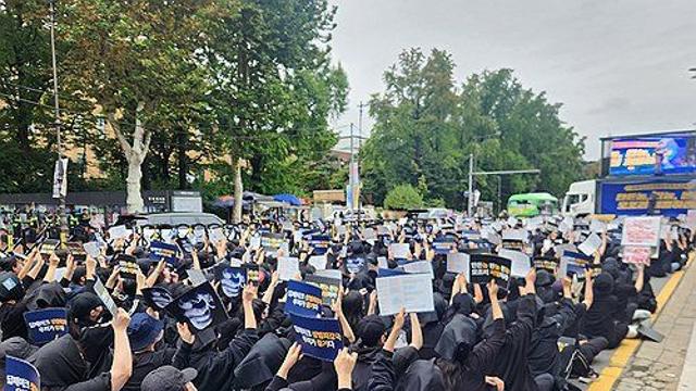 딥페이크 성착취물 소지·시청하면 최대 징역 3년…국회 통과