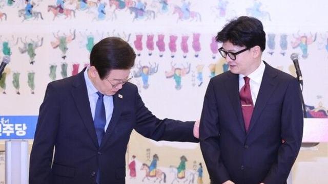 [여론조사공정] 차기 대권 양자대결, 이재명 51.9% vs 한동훈 32.8%.. 19.1%p 격차
