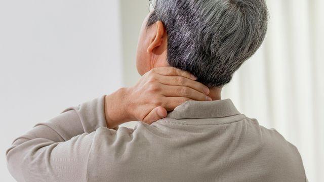 [헬스S] 내 머리 무게가 15kg '헉'… 목 디스크 유발하는 '이 질환'