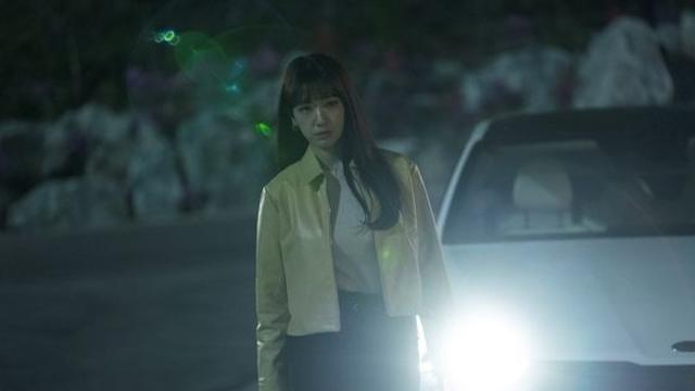 ‘지옥에서 온 판사’ 박신혜, 또 칼 들었다! 살기 어린 눈빛 ‘살벌’