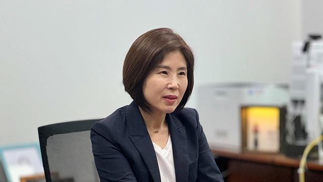 與김미애 