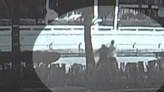 몸부림치는 여고생 흉기로 계속 공격해 살해한 30대...대체 왜?