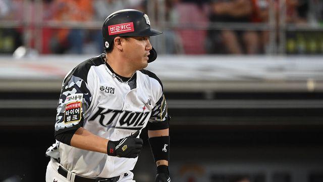 PS 향한 마법사 군단의 의지! '강백호 동점포+장성우 끝내기 희생플라이' KT, 키움 8-7 제압 [수원:스코어]