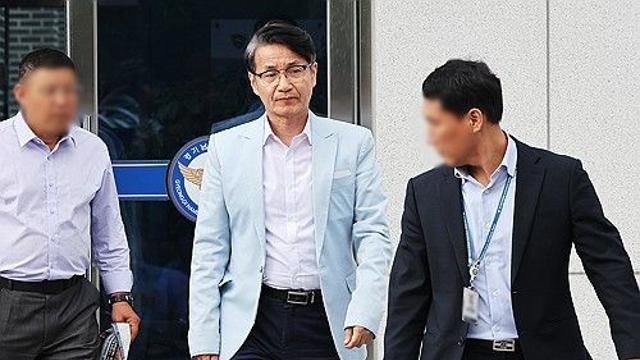 '불법 선거운동' 최재영 목사 경찰 출석…