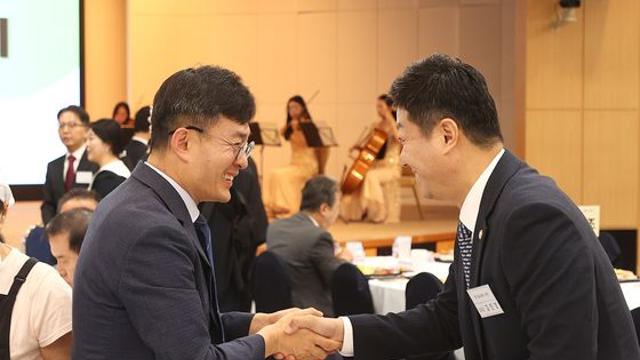 [경기도의회] 김진경 의장, 9월 경기도 기우회 참석...경기도 오피니언 리더들과 지역발전 위한 협력 다짐