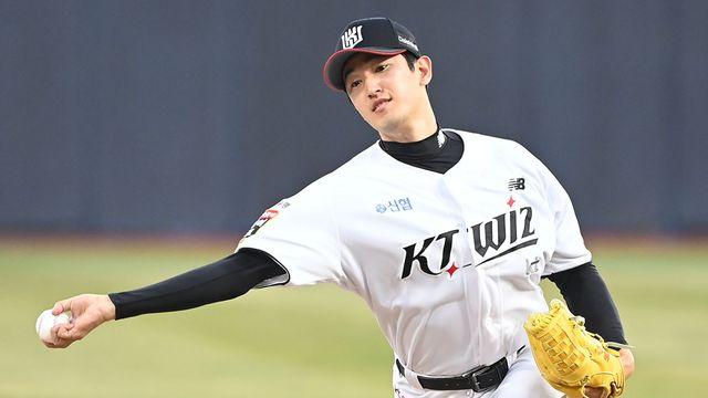 타이브레이커냐, 와일드카드냐…5점 차 뒤집기쇼+고영표 5이닝 쾌투!→KT, 키움 꺾고 공동 5위 확보 [수원:스코어]