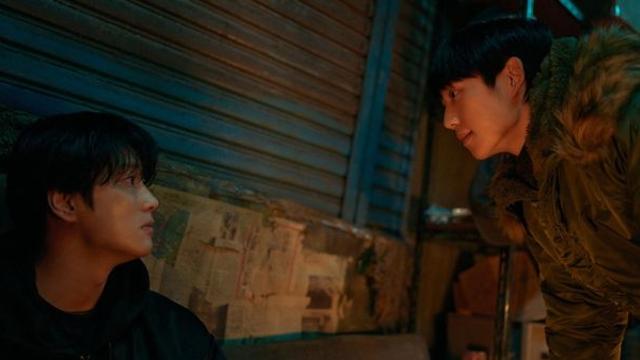 박스오피스 1위 독주… 개봉 15일 만에 누적 매출액 500억 원 넘은 '한국 영화'