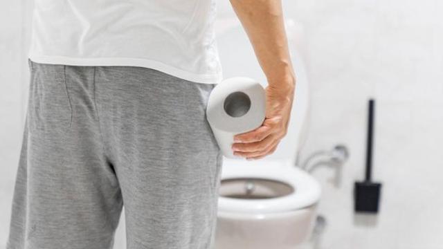 장 건강만 신경 쓸 문제가 아니다? 화장실 너무 자주 가면 '여기'가 안 좋을 수도