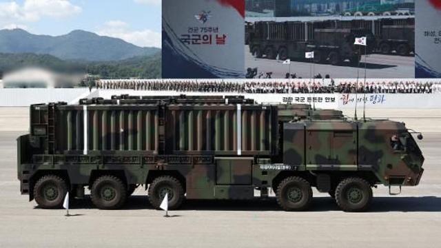 '괴물미사일' 현무-5, 국군의 날 시가행진서 최초 공개