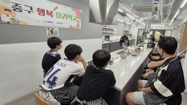 시그니엘 수석 셰프, 자립준비 청년들에게 요리비법 전수