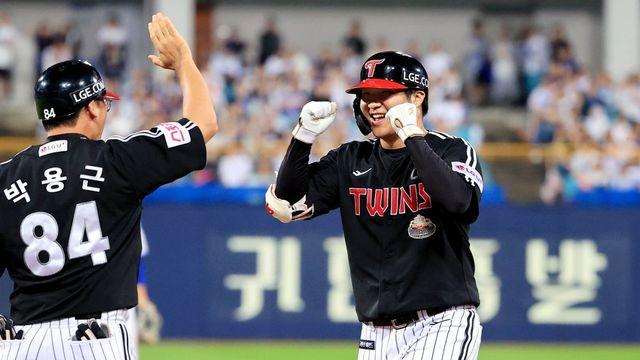 시즌 최종전에서 ‘타율 3할-100타점’ 동시에 해낸 LG 문보경