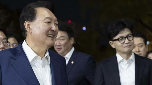 윤 대통령-국민의힘 지지율 조사했더니... 이런 적은 처음이다