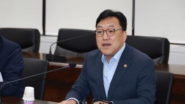 30일 금융지주 회장 회동으로 업권 간담회 마무리…가계부채·내부통제 메시지 주목 [김병환 릴레이 상견례]