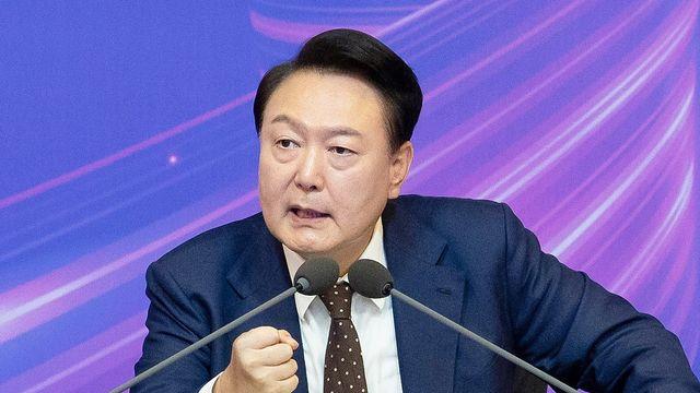 윤 대통령 “축구 국가대표 감독 선발 의혹 명백히 밝혀야” 지시