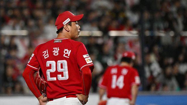 '김광현 불펜 투입' 승부수 실패…PS 진출까지 아웃카운트 6개 남겨놓고 좌절한 SSG [수원 현장]