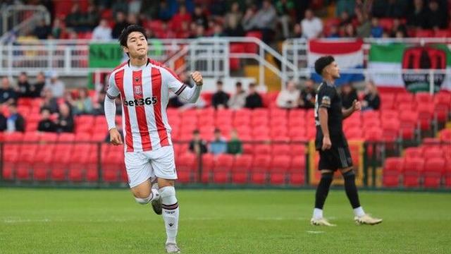 스토크 시티 배준호, 멀티 도움 활약… 포츠머스전 6-1 대승 힘 보태