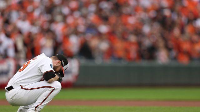 ‘한 점을 못 내주네’ 번스, ‘8이닝 DS 역투’ 불구 눈물