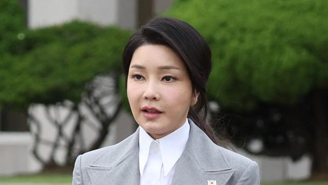 속보 檢, ‘명품백 수수 의혹’ 김건희·최재영 등 불기소